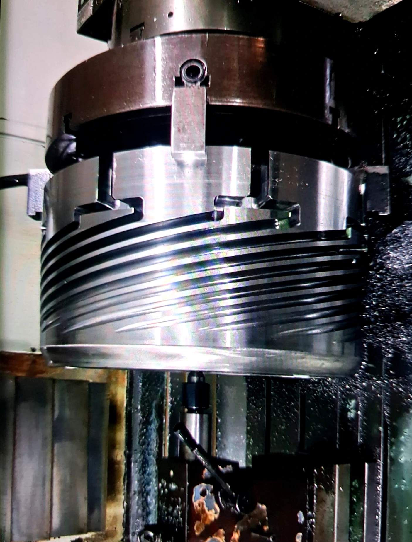 Dip-San Makine 4 Eksen CNC Spiral Ekstrüder Mandreli İşleme